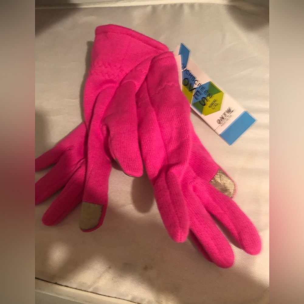 Hot Pink Touch Screen Gloves-  109A $12 or 🎉